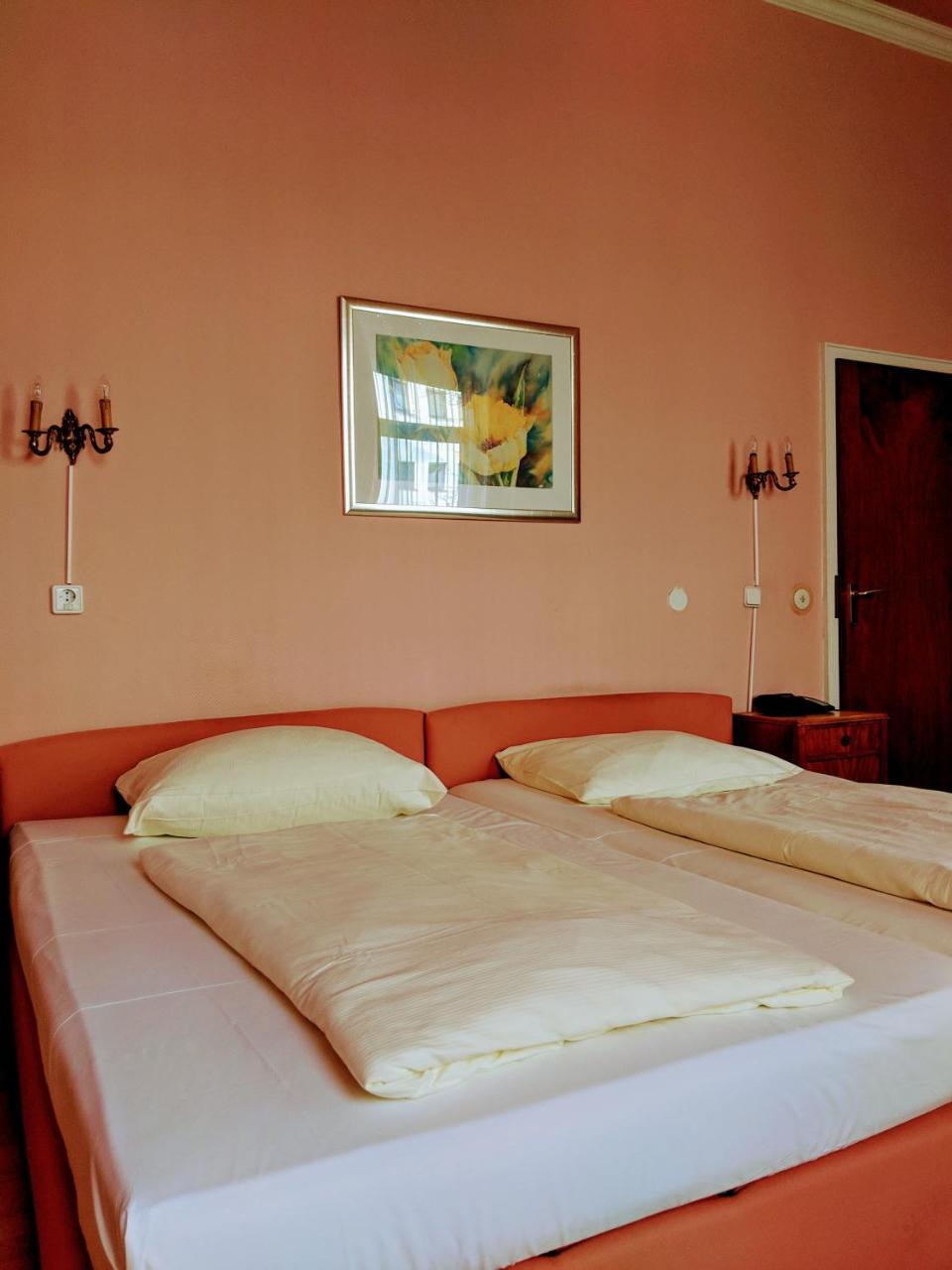 Hotel Eden Am Kurpark Бонн Экстерьер фото