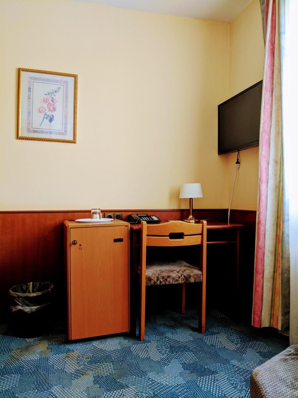 Hotel Eden Am Kurpark Бонн Экстерьер фото