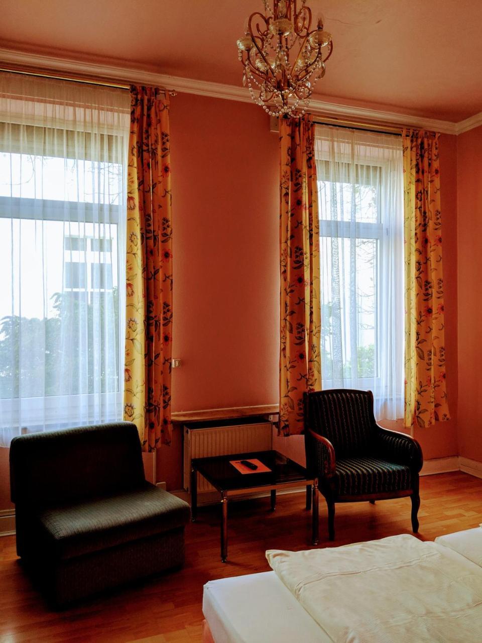 Hotel Eden Am Kurpark Бонн Экстерьер фото