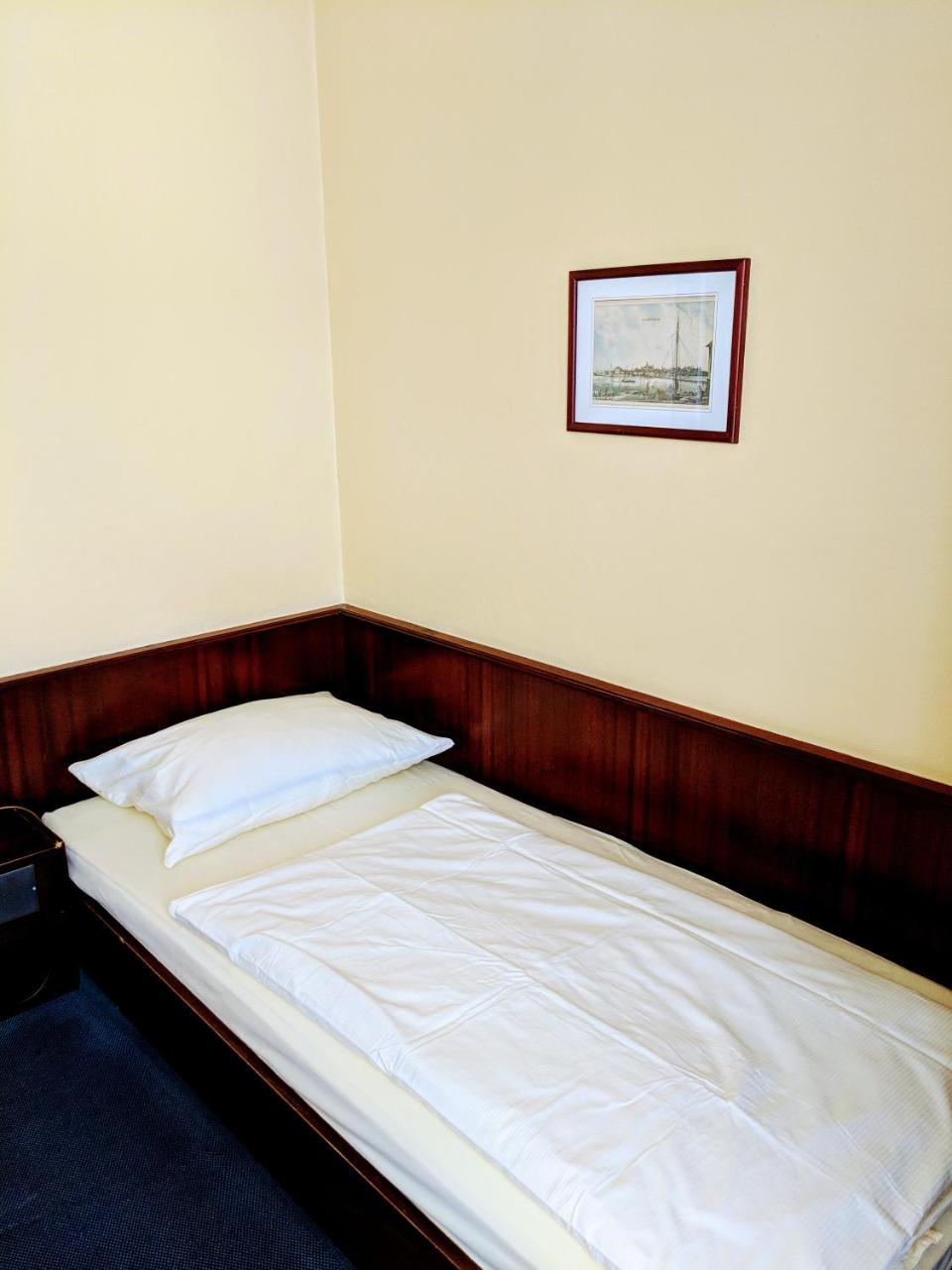 Hotel Eden Am Kurpark Бонн Экстерьер фото